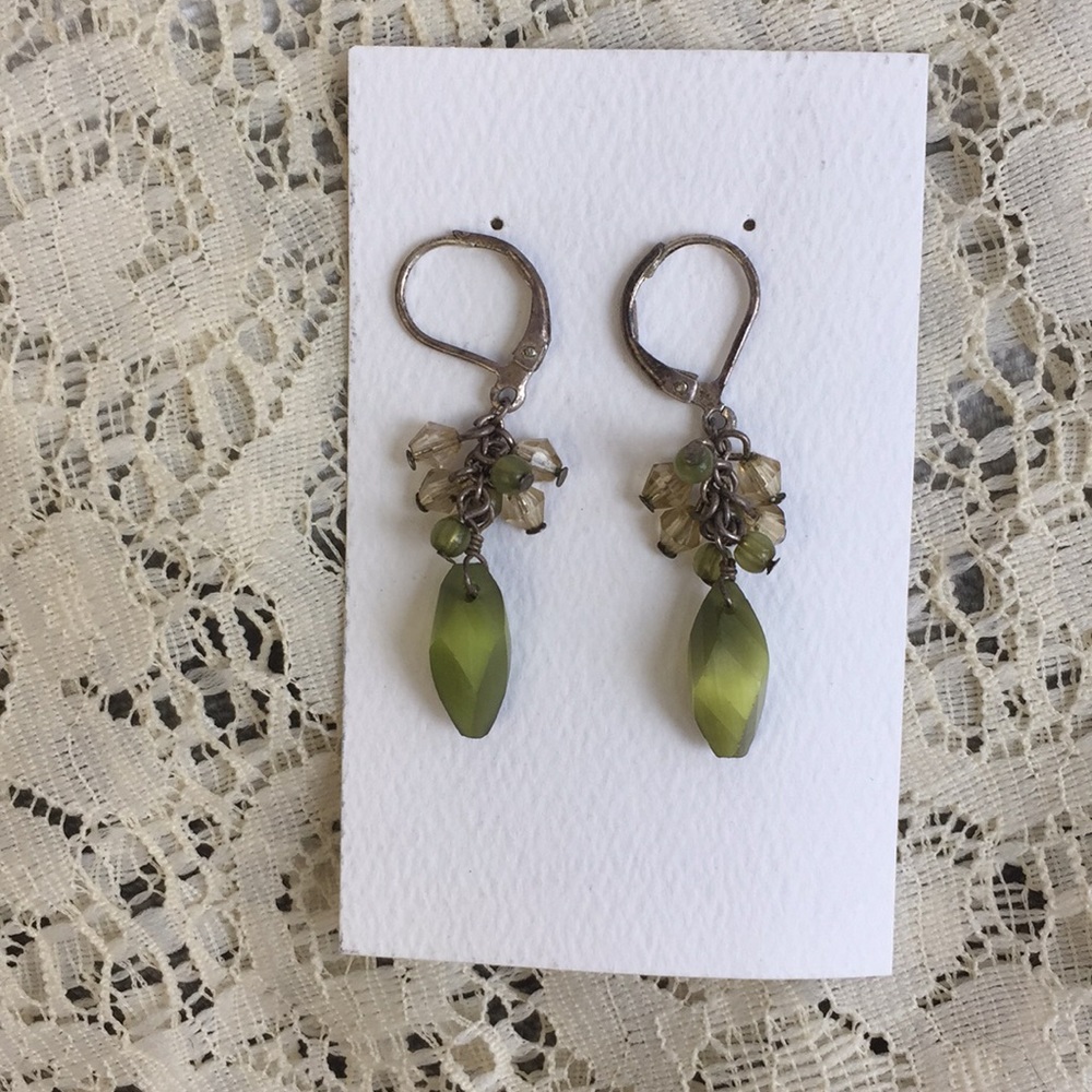 3/$15 Vintage green bead dangle earrings